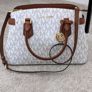 Michael Kors Lynn Satchel (Vanilla)